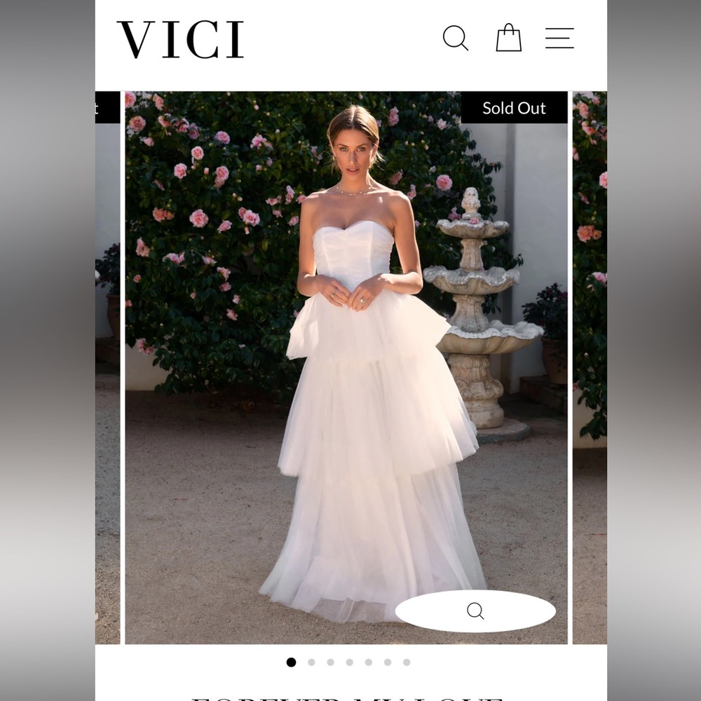 VICI NWT XS White maxi dress